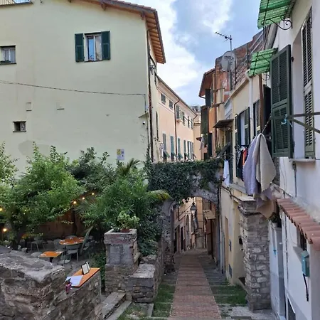 “ Nel Vecchio Carruggio” Lägenhet Sanremo