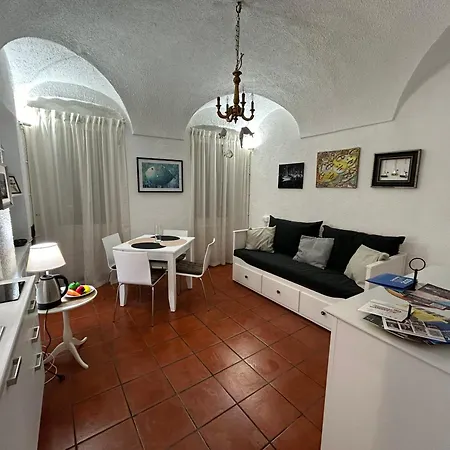 “ Nel Vecchio Carruggio” * Sanremo