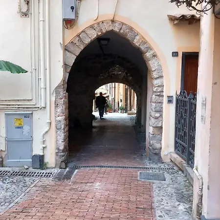 “ Nel Vecchio Carruggio” * Sanremo