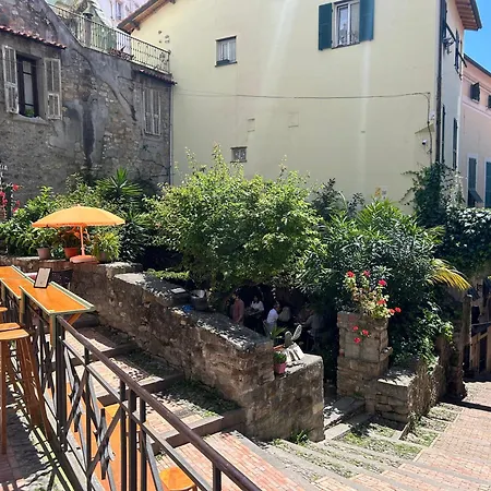 “ Nel Vecchio Carruggio” Апартаменти